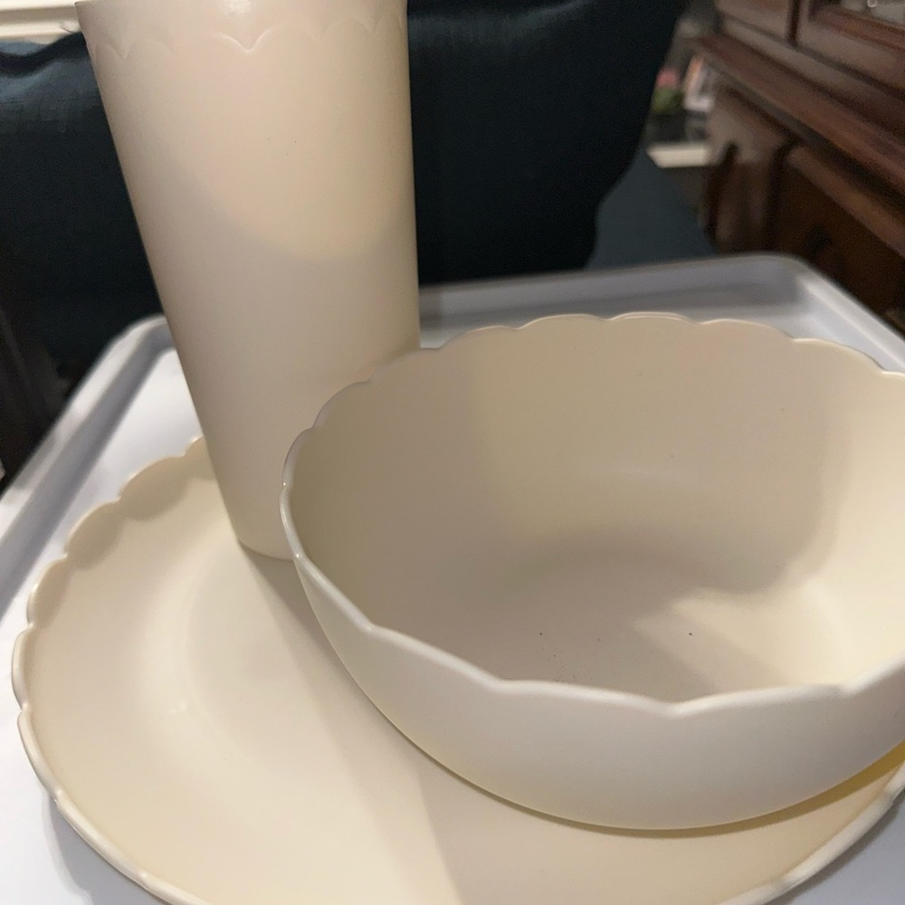 12 Piece Dinnerware Set - Plate, Bowl & Cup